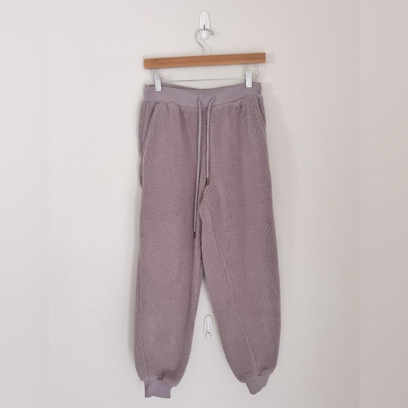 Jonesboro Sweatshirt & Sweatpants - Picture 4 of 4